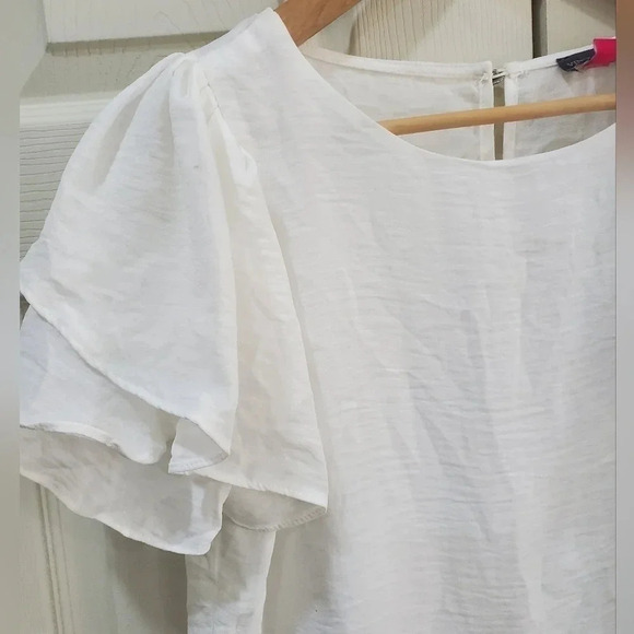 VINCE CAMUTO small‎ Tulip-Sleeve Top New Ivory - Picture 4 of 9